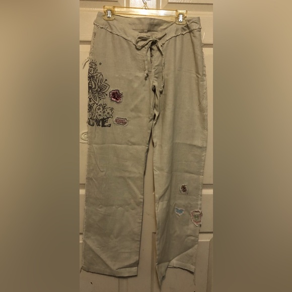 Aziz Pants - Nwot Aziz tan pants size medium designs and appliqués
